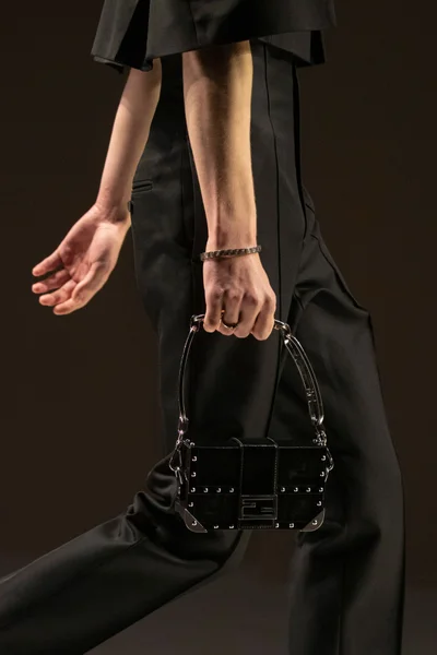 Look 49